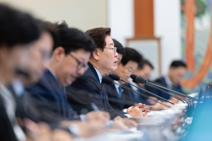 이재명 대통령이 5월 26일 청와대에서 열린 국무회의 겸 제10차 비상경제점검회의에서 발언하고 있다. 사진 청와대
