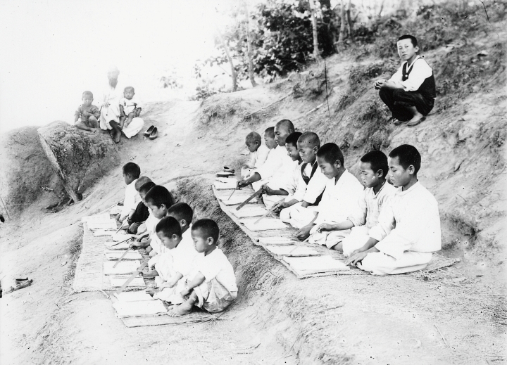 &lsquo;강원강릉서당&rsquo;, 1927년, 유리원판필름, 국립중앙박물관