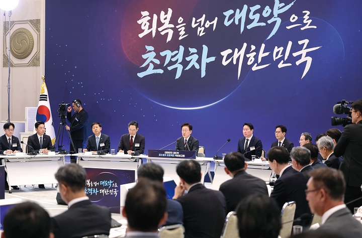 이재명 대통령이 6월 29일 청와대 영빈관에서 열린 ‘대한민국 대도약 3대 메가프로젝트 국민보고회’에서 발언하고 있다. 사진 청와대