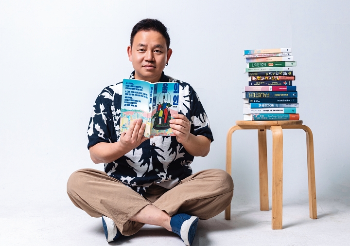김호연 작가의 ‘불편한 편의점’은 50여 개국에 30개가 넘는 언어로 번역돼 출간됐다. 신간 ‘서울의 선인’은 국내 출간 전 일본 출판사와 판권 계약을 맺었다. 사진 C영상미디어