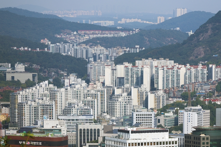 9월 27일 서울 남산에서 바라본 시내 아파트의 모습. 사진 뉴시스