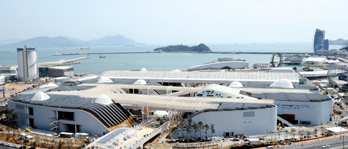 각종 전시관이 들어선 박람회장 전경. 이달 말 조성 공사가 마무리된다.