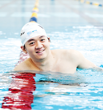 배영 50미터에서 세계기록을 보유하고 있는 민병언 선수.