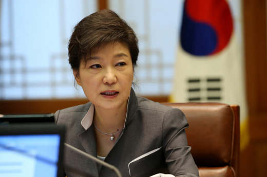 박근혜 대통령이 지난 5월 27일 오전 청와대에서 열린 대통령주재 수석비서관 회의에서 모두발언하고 있다. (사진=청와대)