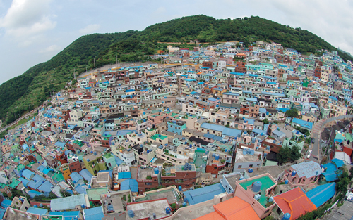 부산 감천마을의 전경. 10월 16일부터 20일까지 열리는 일상문화 아지트의 체험전시마당에 이 마을이 형상화될 예정이다.