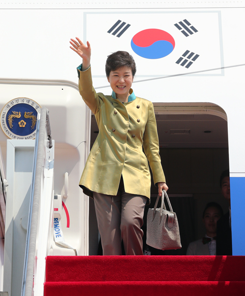 박 대통령 새해 정상외교 시동…인도·스위스 방문