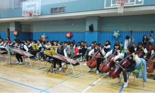소소하지만 아이들의 연주회가 있는 입학식은 특별하다.