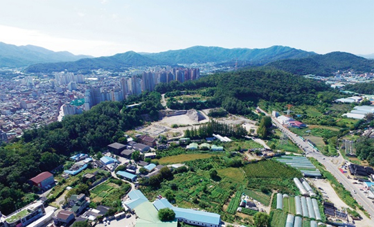 ‘개발제한구역 해제사업 추진 시 민간출자 확대 허용 등 규제 개선’을 통해 경기 하남시 하산곡지구와 지역현안사업 1지구가 혜택을 본다. 규제개혁으로 임대주택 용지를 분양주택 건설용지로 전환할 수 있게 된 지역현안사업 1지구 도시개발사업 현장 사진.(사진=동아DB)