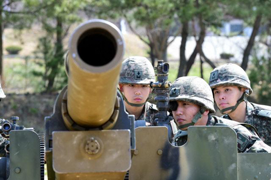장성 육군 포병학교 1200여 교육생들은 야전에서 즉각 임무수행이 가능한 포병장교로 거듭나기 위해 오늘도 최선을 다하고 있다. (사진=국방일보 제공)