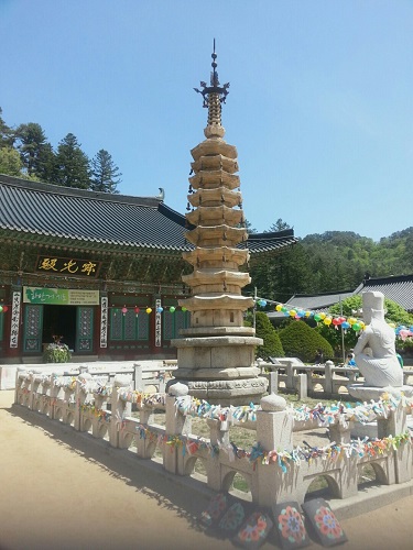 고려시대 전기 대표 석탑인 월정사 팔각구층석탑