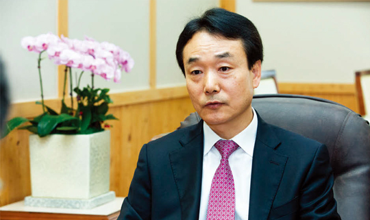 김용하 산림청 차장은 2021년 세계산림총회 개최를 목표로 뛰고 있다.(사진=산림청)
