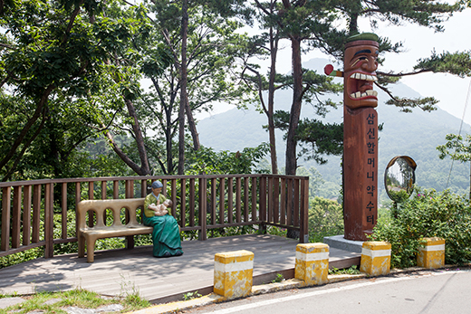 부아산자락 삼신할미약수터.