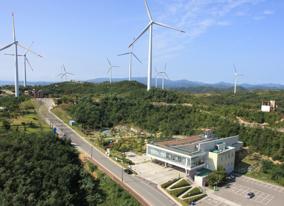 경북 영덕군 창포리 산림생태근린공원 내에 있는 신재생에너지전시관. 미래 에너지 교육장으로 인기를 끌고 있다.<저작권자(c) 연합뉴스, 무단 전재-재배포 금지> 