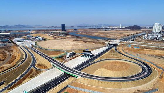 국토교통부는 수도권 제2외곽순환 고속도로 중 인천~김포 구간의 공사가 마무리 돼 23일 자정에 도로를 개통한다고 20일 밝혔다.(제공=국토교통부)