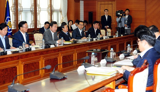 6일 오전 서울 세종로 정부서울청사에서 제3회 국정현안점검조정회의가 열렸다.