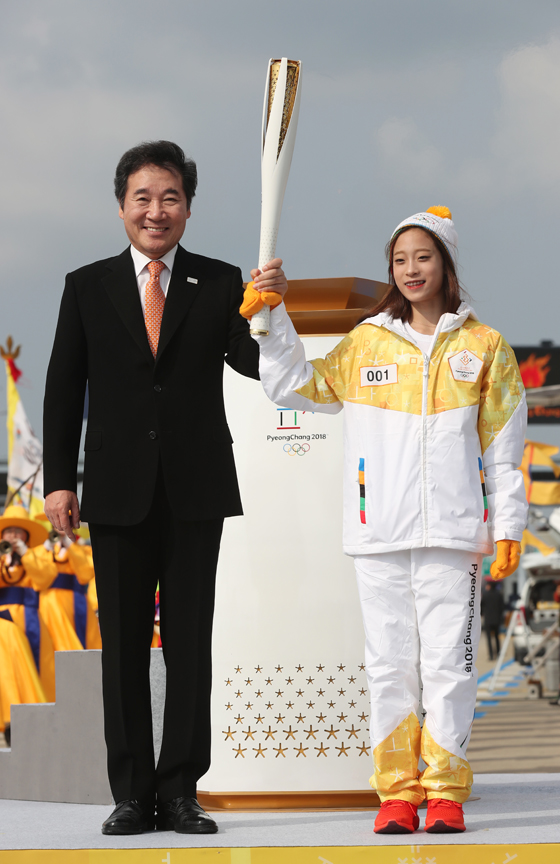 1일 오후 인천시 중구 인천대교 톨게이트에서 열린 