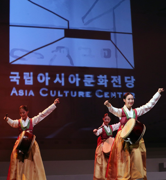 아시아문화전당은 단순히 공연을 개최하는 수준에서 머무르는 것이 아니라 문화콘텐츠를 창작·제작하는 복합문화기관으로 입지를 다졌다.