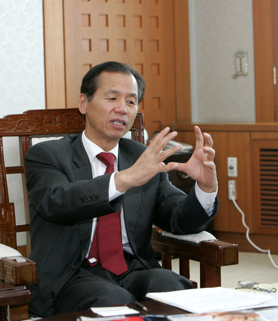 최 지사는 다시찾는 글로벌 관광 강원을 위해 새로운 관광정책 구현 등 세가지를 강조했다.