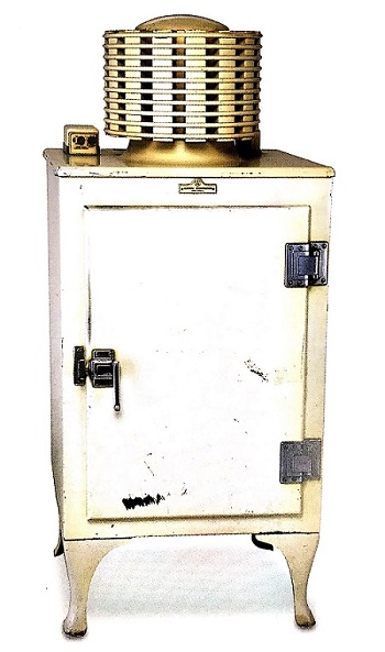1934년 GE사가 제조한 전기압축 가전냉장고