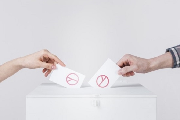 ▲기표소 안의 투표용지나 기표한 투표용지를 찍는 것은 금지되어 있습니다. 출처=중앙선거관리위원회 블로그