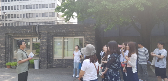 설명 중인 김학규 이사의 모습.