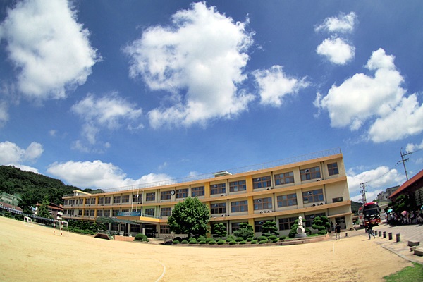 죽향초등학교(구 교사) 전경