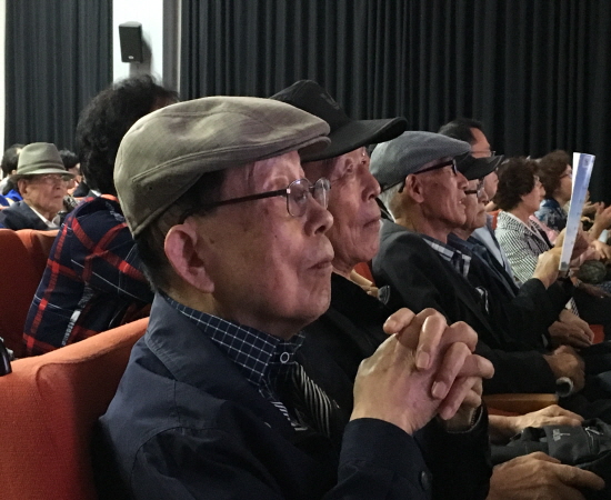 이산가족의 날 기념식에 참석한 실향민 1세대들, 이들은 대부분 90세 전후 고령이다. 