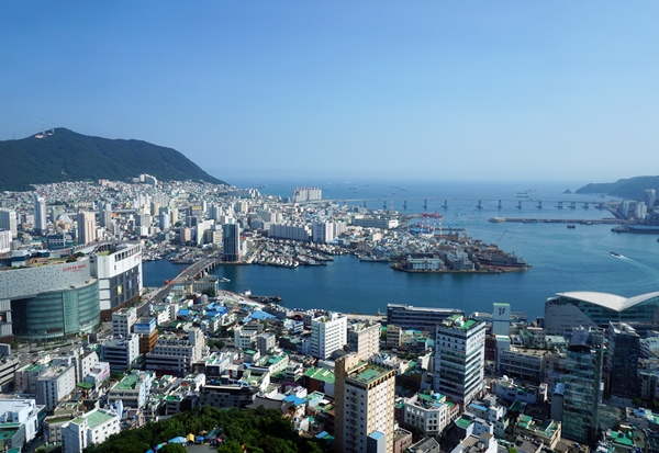 더욱 변모할 부산의 모습이 기대된다.