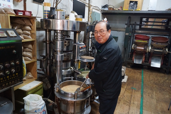 성남 모란시장에서 30년 넘게 장사를 해온 상인도 모바일 온누리상품권을 환영한다.