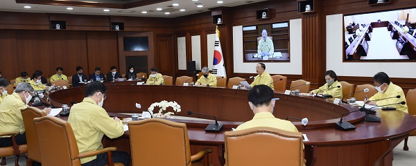 홍남기 경제부총리 겸 기획재정부 장관이 1일 정부서울청사에서 열린 ‘제13차 코로나19 대응 경제관계장관회의 겸 제3차 위기관리대책회의’에서 발언하고 있다. (사진=기획재정부)