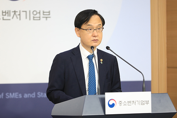 강성천 중소벤처기업부 차관이 12일 정부서울청사 별관에서 대한민국 동행세일 관련 기자 사전브리핑을 하고 있다.(사진=중소벤처기업부 제공)