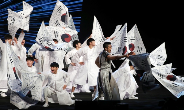 지난 10월 24일, 서울 용산구 국립중앙박물관에서 열린 ‘독립전쟁 청산리대첩 전승 100주년 기념식’에서 기념공연이 펼쳐지고 있다. 
