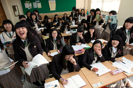    ֽ ͺΰ л ǰ  п 米  .  2   ڱֵн ϰ ִ ͺΰ л.