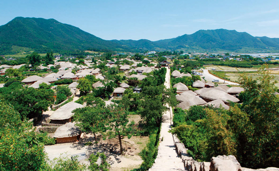 조선 생활상을 그대로 간직한 낙안읍성 민속마을.