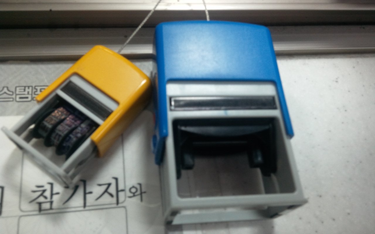 역마다 비치되어 있는 도장은 각 역마다 다르다. 각 역의 특색을 나타낸 디자인이 새겨져 있다.
