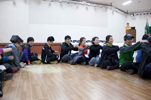 오지탐사대 대원으로써 가장 중요시 되는 덕목은 체력과 등산기술이 아닌 팀웍과 열정으로 각 대학 산악부원들보다도 비 산악부원들이 대다수인것이 이것을 반증한다.
