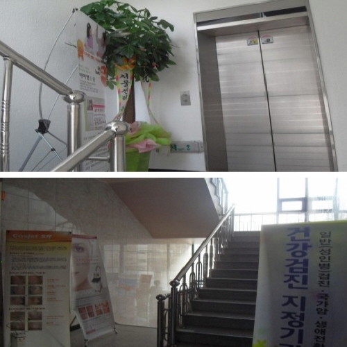 병의원, 학원 등의 비상구에 대형 화분과 배너 현수막 등을 설치해두는 경우가 있는데 유사시 장애물이 된다.