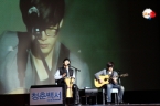 청춘백서 '열정과 꿈 그리고 도전'<br>
오리너구리의 오프닝 무대<br>
장소: 경북대 대강당<br>
일시: 2012년 11월 7일<br>
강사: 가수 션, 꿈전도사 김수영, 가수 장재인<br>
촬영: 조중현 기자