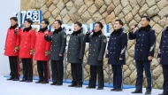 11월 17일 오전 서울 서대문형무소 역사관에서 열린 제78회 순국선열의 날 기념식에서 이낙연 국무총리가 참석하여 주요내빈들과 국민의례를 하고 있다.