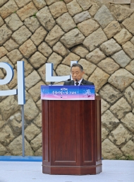 11월 17일 오전 서울 서대문형무소 역사관에서 열린 제78회 순국선열의 날 기념식에서 박유철 광복회장이 약사보고를 하고 있다.