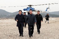 김부겸 행정안전부 장관이 1월 18일 오전 안보시설 및 민생현장을 점검하기 위해 백령도를 방문하고 있다.


