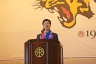 8일 서울 종로에 위치한 중앙고등학교 대강당에서 열린 제92회 6.10독립만세운동 기념식에 참석한 심덕섭 국가보훈처 차장이 참석하여 축사를 하고 있다.