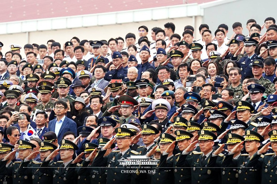 1일 대구 공군기지에서 제71주년 국군의 날 기념식이 열리고 있다. (사진출처 : 청와대 페이스북)