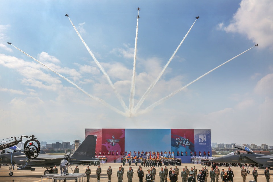 1일 대구 공군기지에서 제71주년 국군의 날 기념식이 개최되었다. 