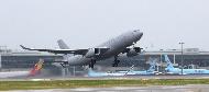 30일 오전 인천국제공항에서 아크부대 17진이 탑승한 공중급유기(KC-330)가 진교대를 하기 위해 아랍에미리트로 향하고 있다.
