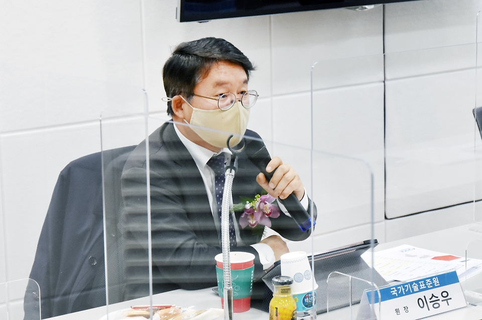 이승우 산업통상자원부 국가기술표준원장이 21일 오후 서울 양재동 한국시험인증산업협회에서 열린 ‘TBT 종합지원센터 출범식’에서 축사하고 있다.