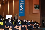 변창흠 국토교통부 장관이 13일 오후 서울 강남구 코엑스에서 열린 안전속도 5030 실천 선포식에 참석하고 있다.