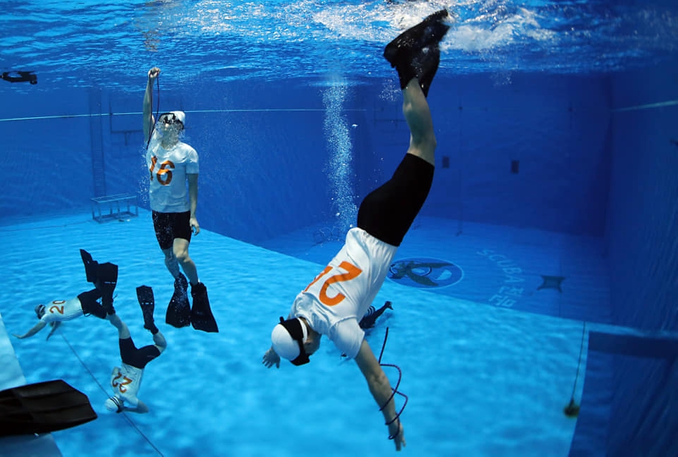 육군특수전사령부 예하 특수전학교는 지난 3월 22일부터 4월 9일까지 총 3주에 걸쳐 ‘기초 스쿠버(SCUBA·Self-Contained Underwater Breathing Apparatus) 교육’을 진행 하였다.  (출처= 국방일보)