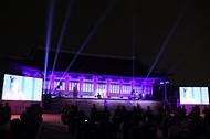 30일 오후 경복궁 수정전에서 열린 제7회 궁중문화축전에서 축하 공연이 펼쳐지고 있다.