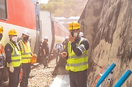 12일 오후 경북 영주 덕암터널 인근(영주역∼어등역)에서 ‘철도 대형사고 실제훈련’이 진행되고 있다.